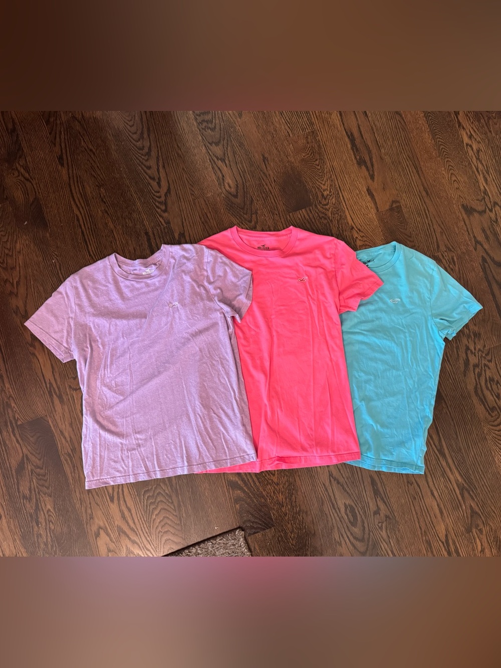 Hollister men’s ' Short Sleeve Tees in Pink, Lavender & Aqua, medium